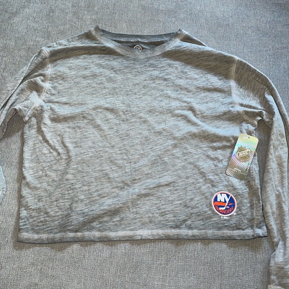 NHL New York Islanders Long Sleeve Shirt NY Islanders - Picture 1 of 10